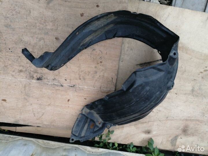 Подкрылок передний левый Toyota Vitz KSP90