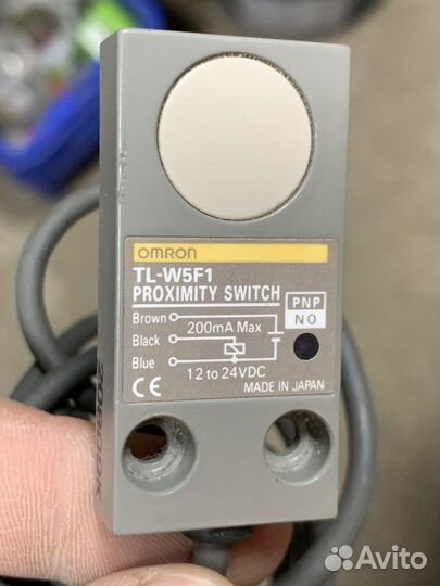 Плоский датчик приближения omron TL-W