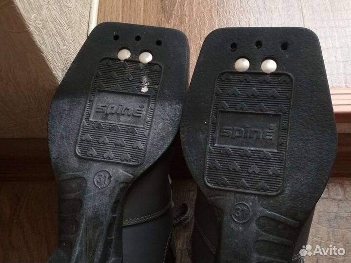 Лыжные ботинки