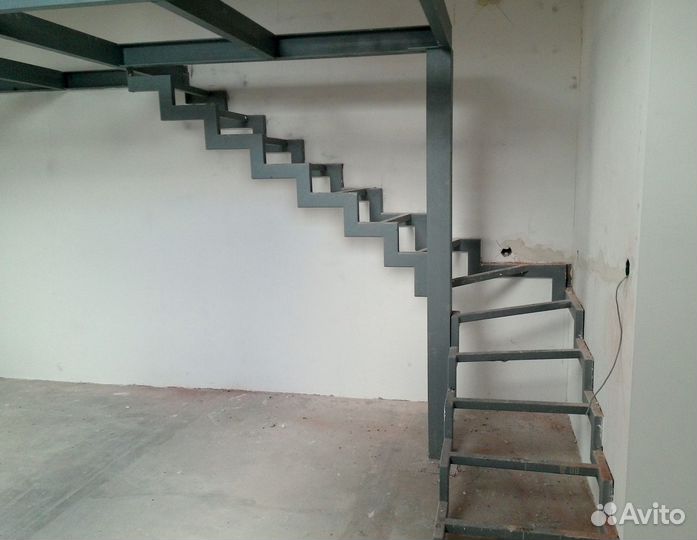 Каркас из метала Забежной Лестницы от Производител