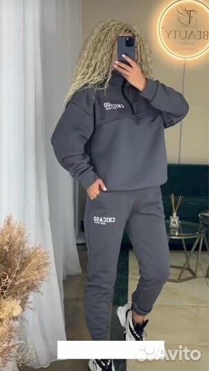 Костюм женский