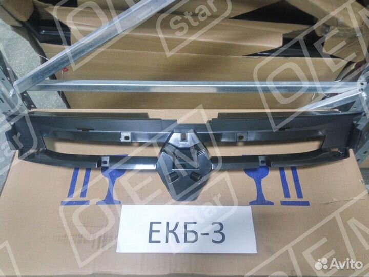 Решетка радиатора Рено Дастер