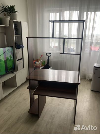 Компьютерный стол