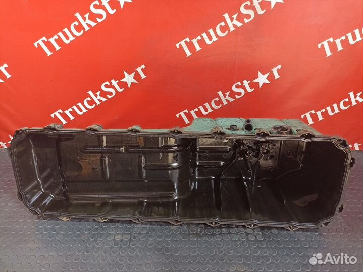 Поддон двигателя масляный