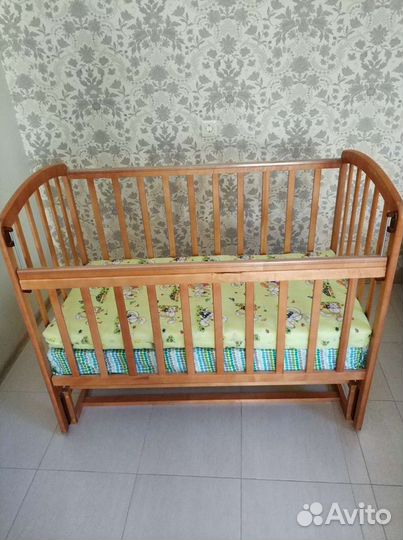 Детская кроватка