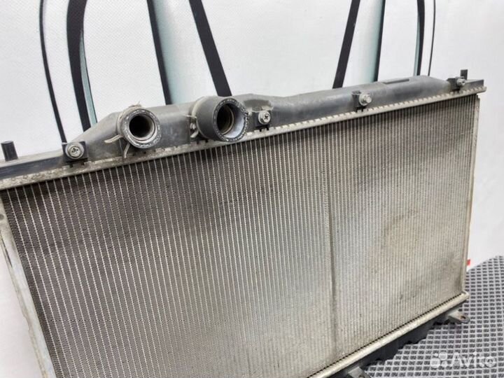 Радиатор охлаждения двигателя Honda Civic FD(4Д)