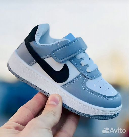 Кроссовки весение детские