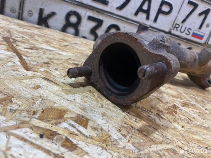 Коллектор выпускной правый Mitsubishi Pajero 3D