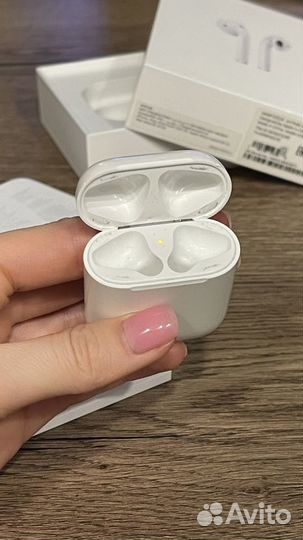 Зарядный кейс для Apple AirPods