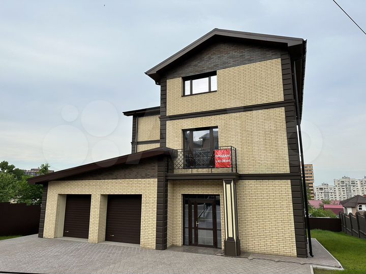 Коттедж 349 м² на участке 11,5 сот.