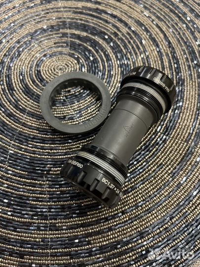 Каретка для велосипеда Shimano 105