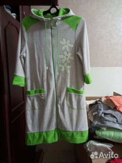 Халат махровый женский с капюшоном