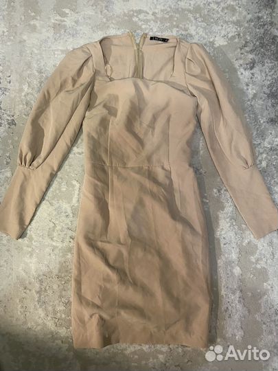 Костюмы, платья