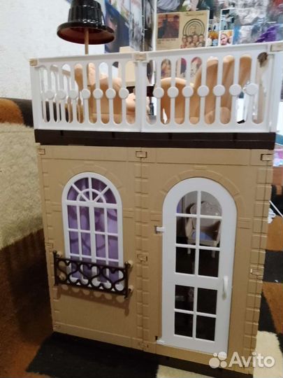 Домик кукольный с мебелью
