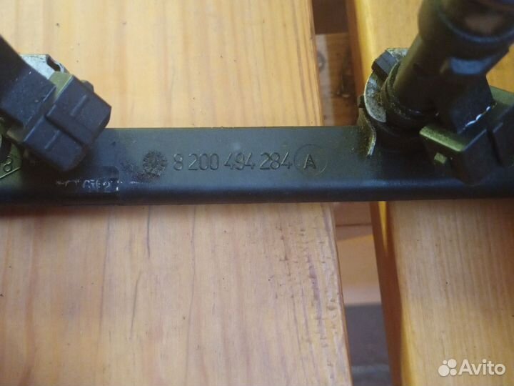 Топливная рейка Renault Logan 2011 8200494284A