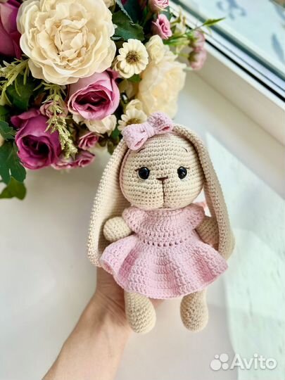 Вязаные игрушки зайка