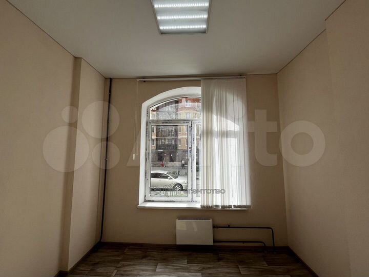 Офис с парковкой