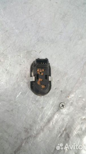 Кнопка стеклоподъёмника передняя правая Opel Astra