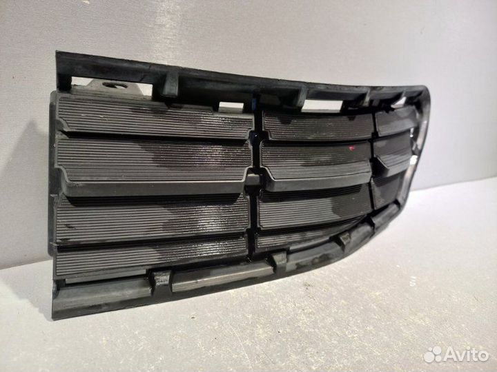 Накладка на бампер передняя правая Toyota Rav 4 Ca