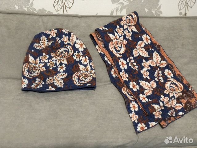 Шапка с шарфом женская