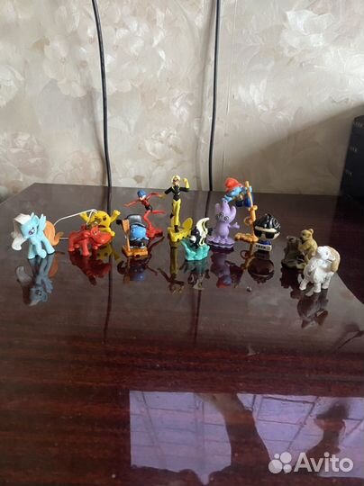 Игрушки из киндера леди баг и др