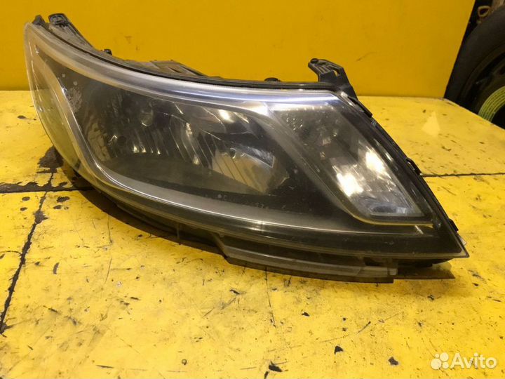 Фара правая Kia Rio