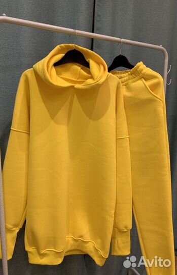 Утепленный женский спортивный костюм