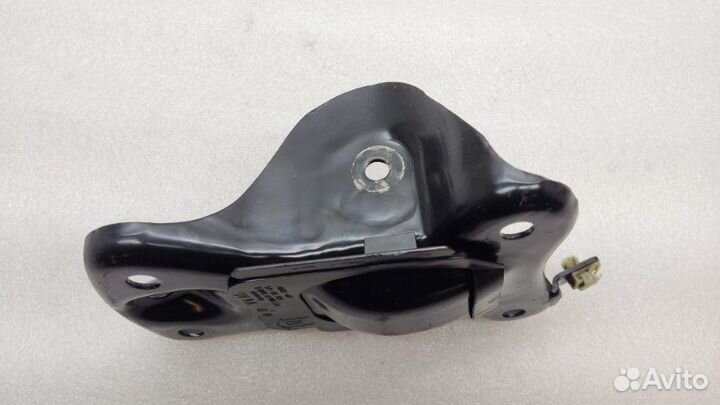 Кронштейн балки задний правый Skoda Octavia A7
