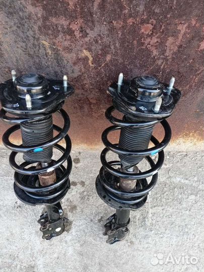 На SsangYong actyon амортизаторы передние