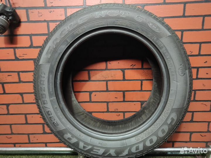 Goodyear Eagle NCT5 235/55 R17 99W