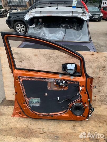 Дверь передняя левая Nissan note HE12