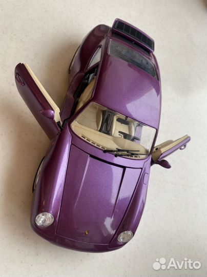 Porsche 911 Carrera 1993 1:18 Burago Italy