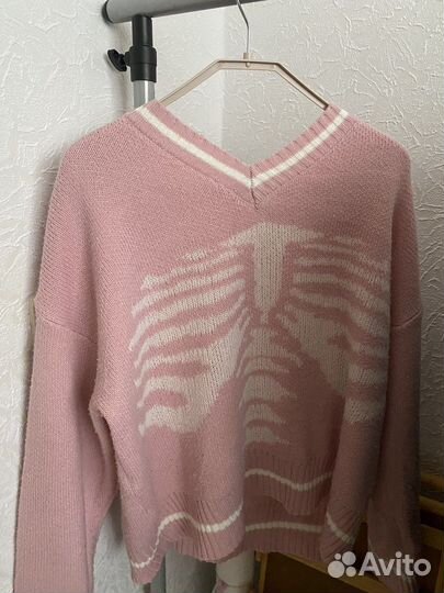 Вязаный женский свитер