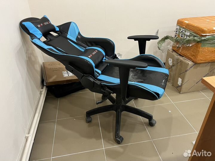 Игровое компьютерное кресло