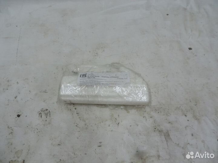 Уплотнитель двери передний правый Toyota Camry 201