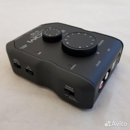 Zoom U-22 (ручной аудиоинтерфейс, звуковая карта)