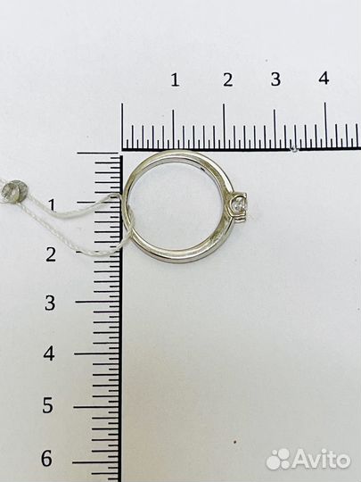 Кольцо с природным камнем Золото