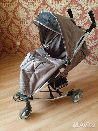 Продам детскую прогулочную коляску