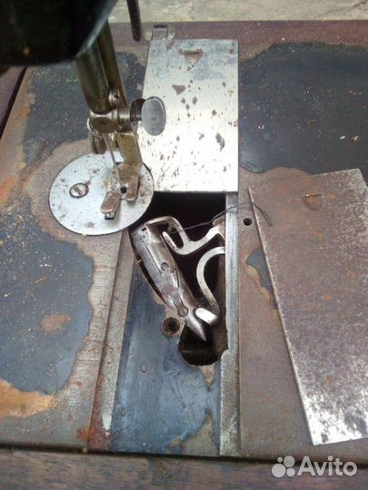 Швейная машина Singer