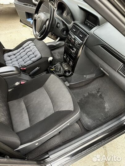 LADA Priora 1.6 МТ, 2015, 200 000 км