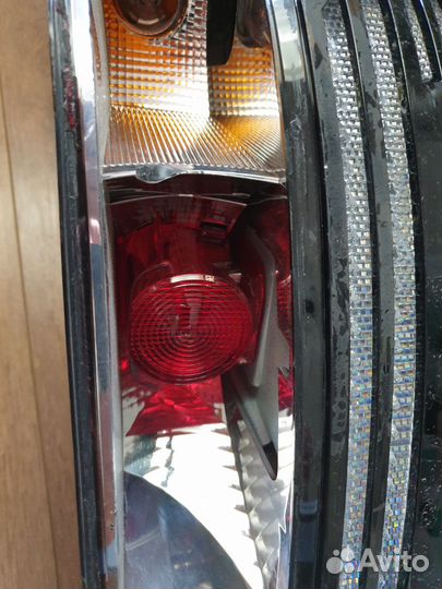 Задняя левая фара на volkswagen polo 5