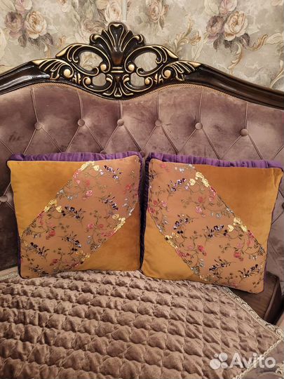 Декоративная подушка бархатная авторская