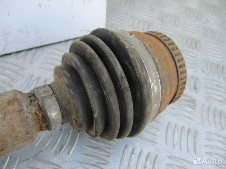 Полуось левая Фольксваген Пассат Б5 1998г