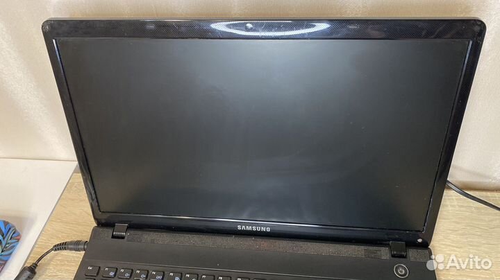 Ноутбук samsung np300e5c
