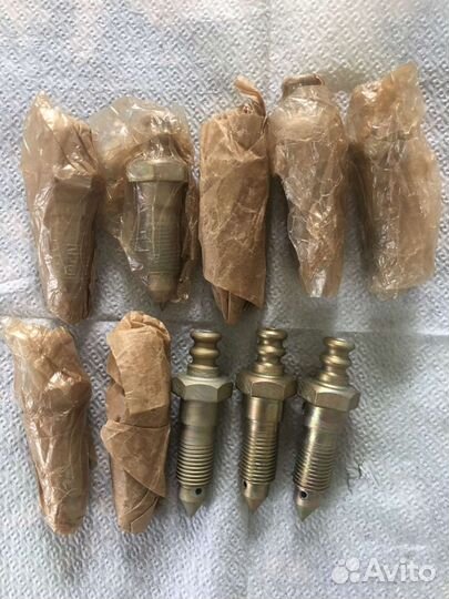 Штуцер прокачки тормозов М12