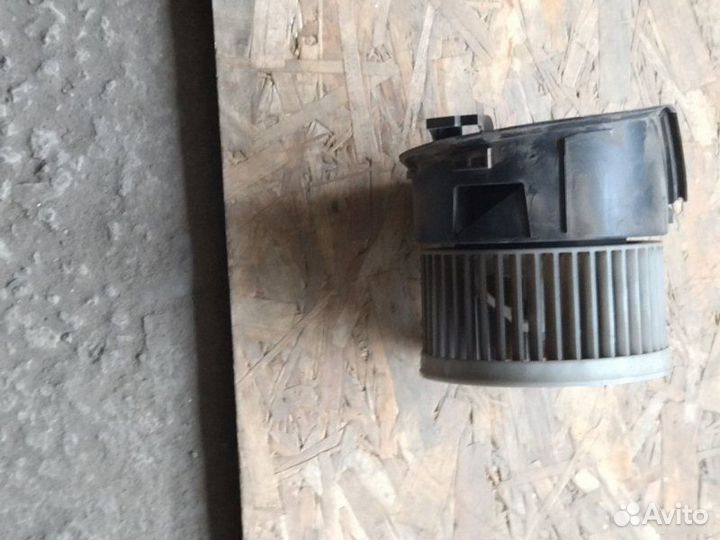 Моторчик отопителя Citroen C5 2001-2004