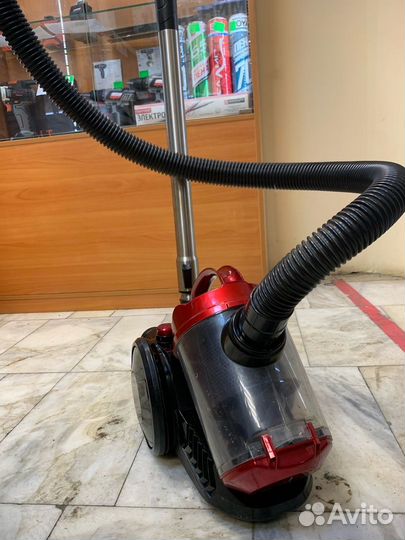 Пылесос с контейнером для пыли BBK BV1503