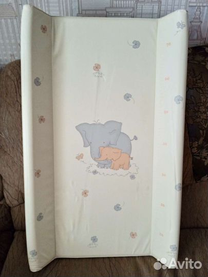 Пеленальный столик