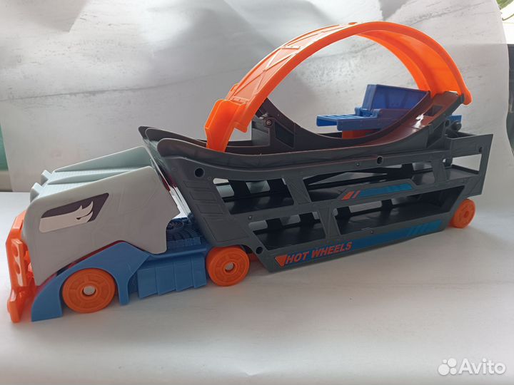 Грузовик автотрек хотвилз