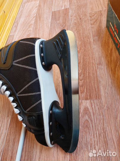 Коньки хоккейные